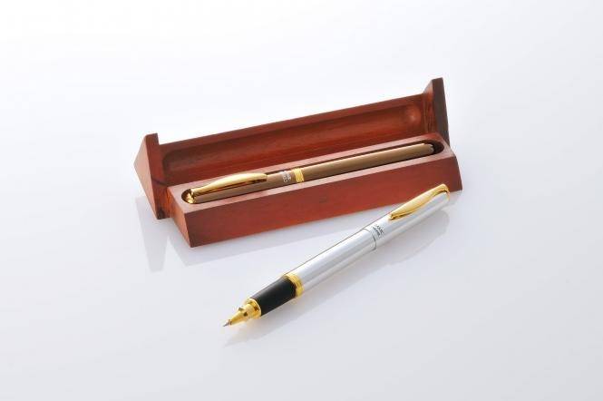 Ручка керамическая Kyocera, Ceramic Ball-point Pen KB-20WNSL Silver In Wooden Box